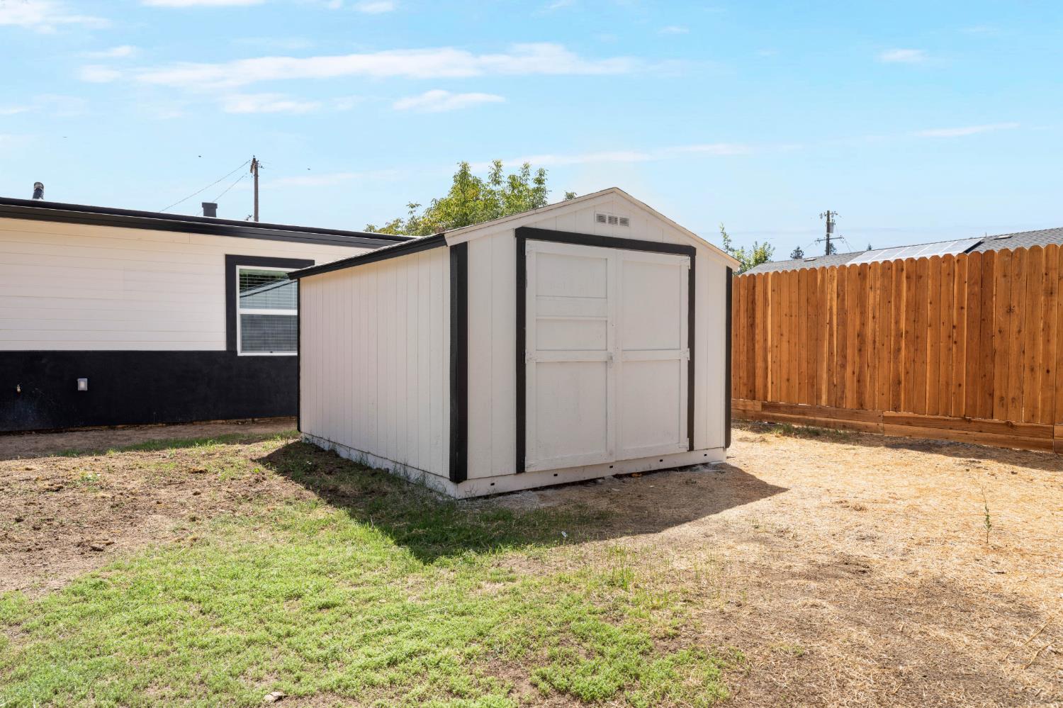 2433 Date Street