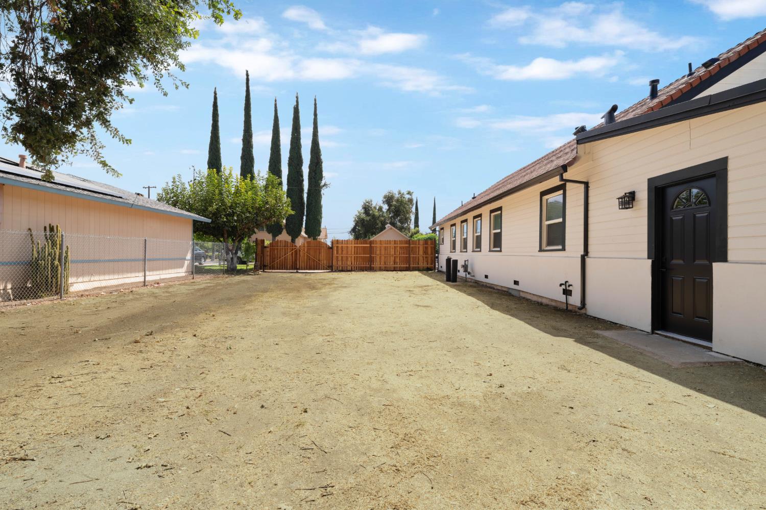 2433 Date Street