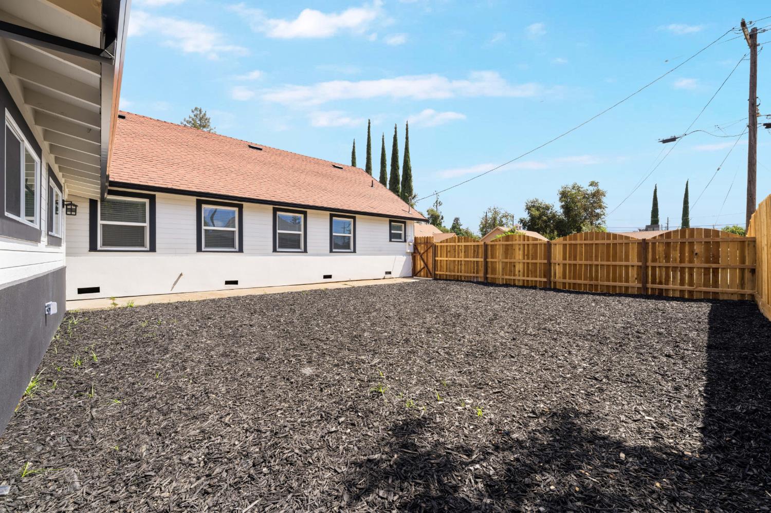 2433 Date Street