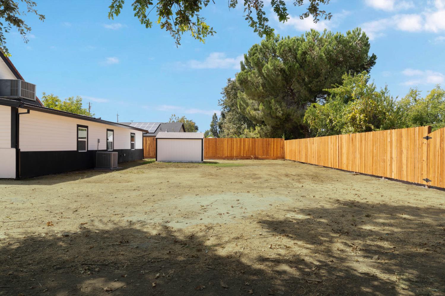 2433 Date Street