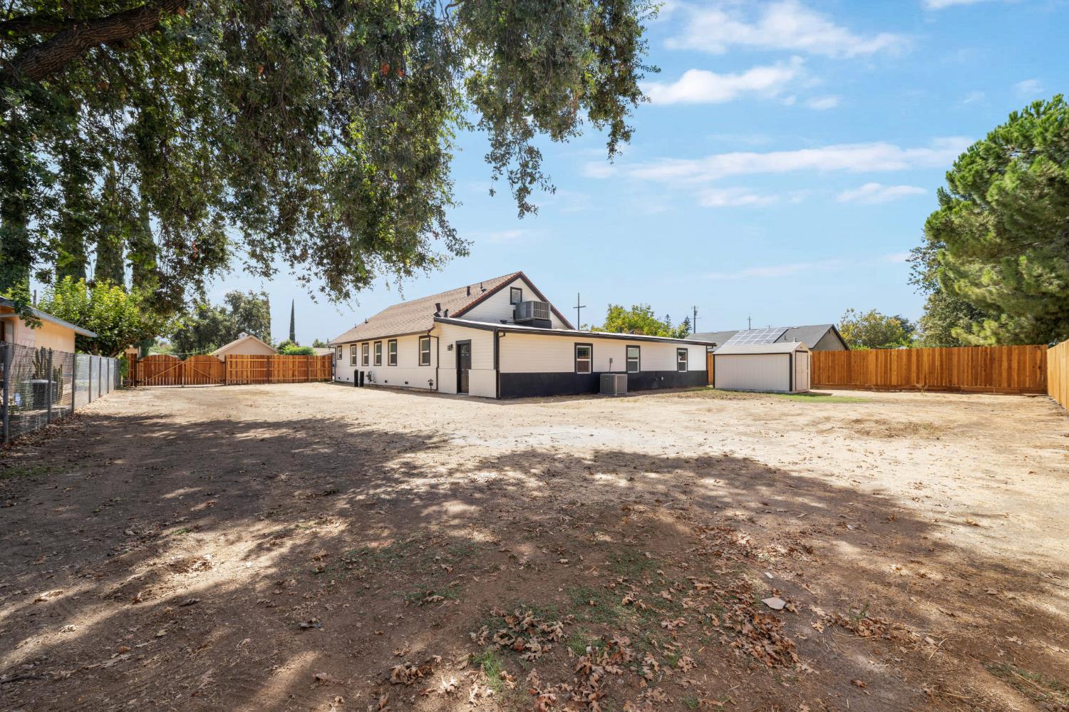 2433 Date Street