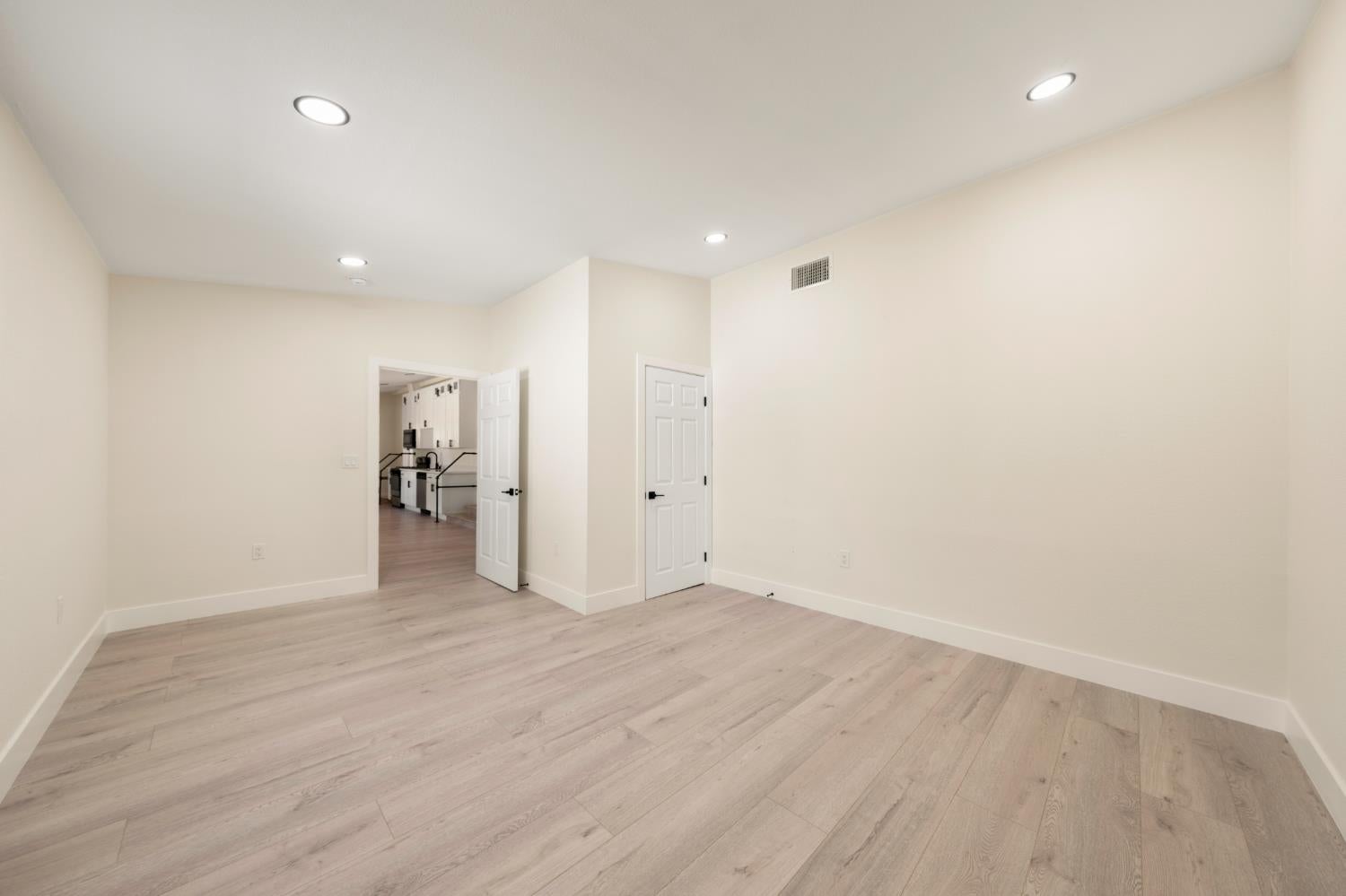 2433 Date Street