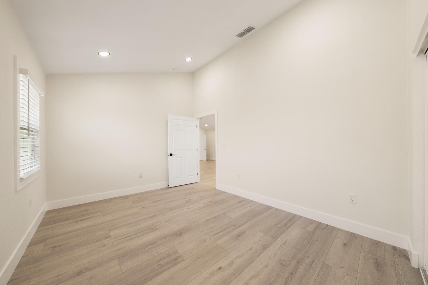 2433 Date Street
