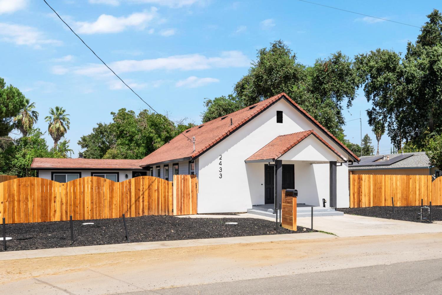 2433 Date Street