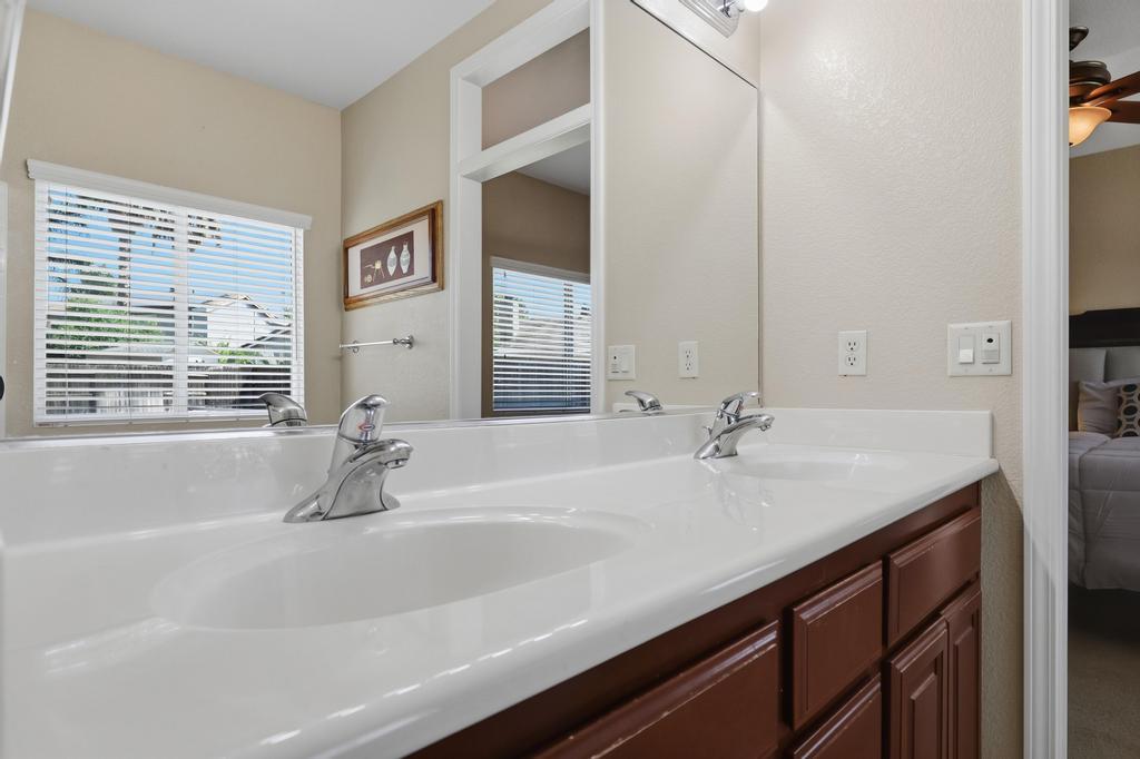 1712 Orinda Court