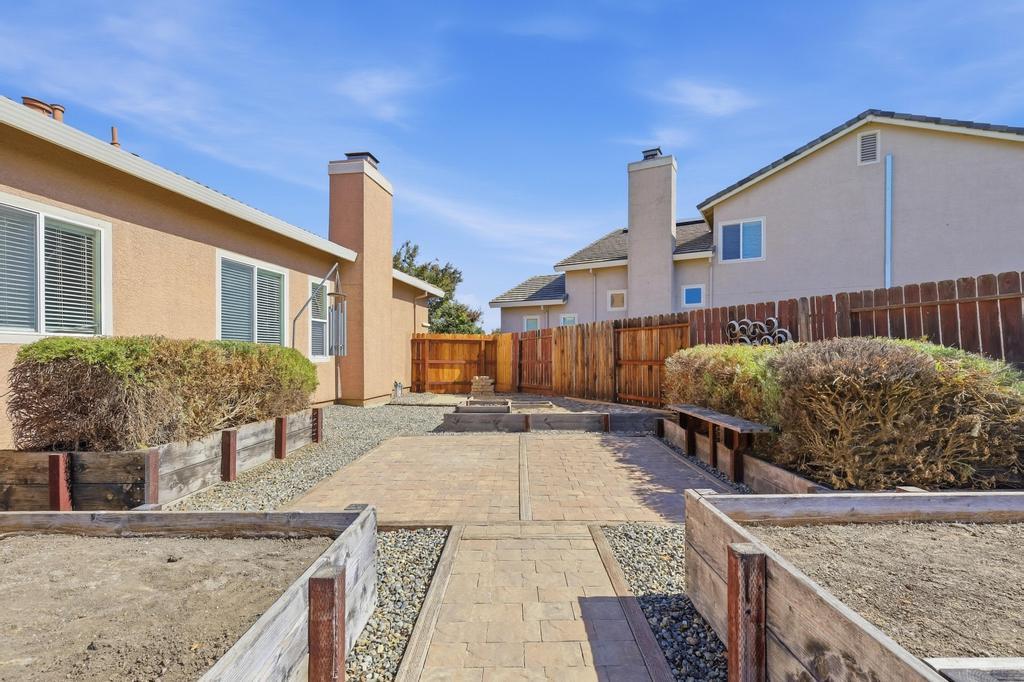 1712 Orinda Court