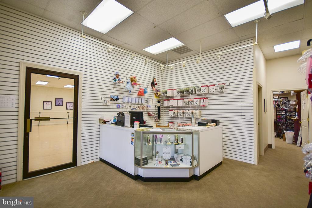 2249 - 2287 - 2297 HENSHAW ROAD