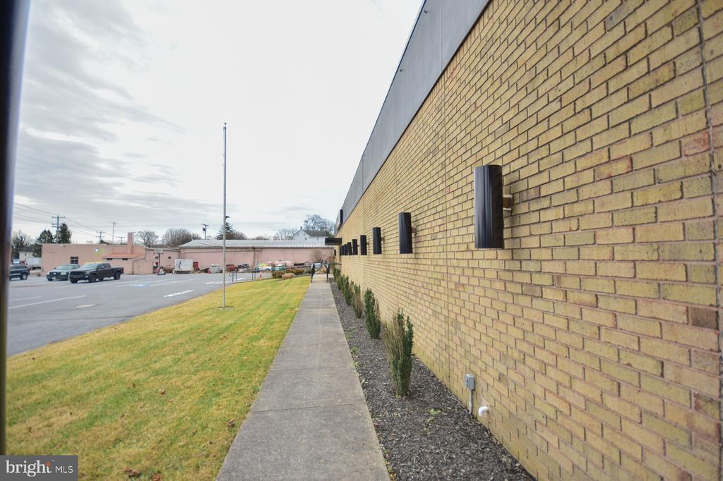2249 - 2287 - 2297 HENSHAW ROAD
