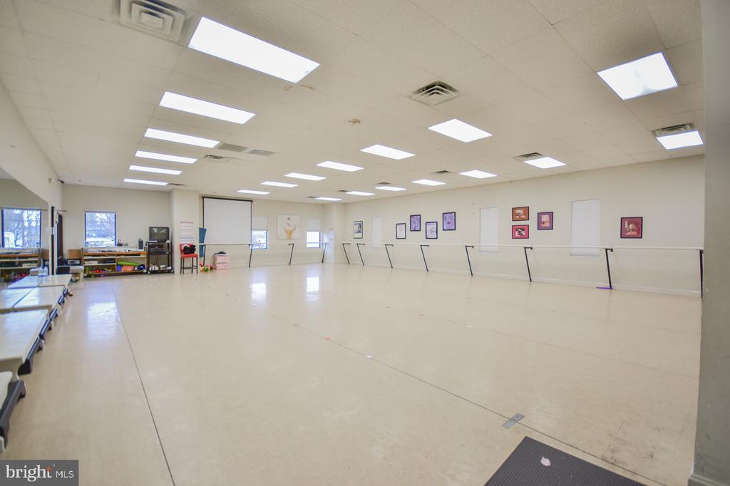 2249 - 2287 - 2297 HENSHAW ROAD