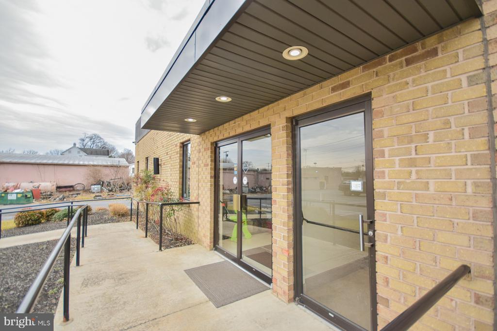 2249 - 2287 - 2297 HENSHAW ROAD