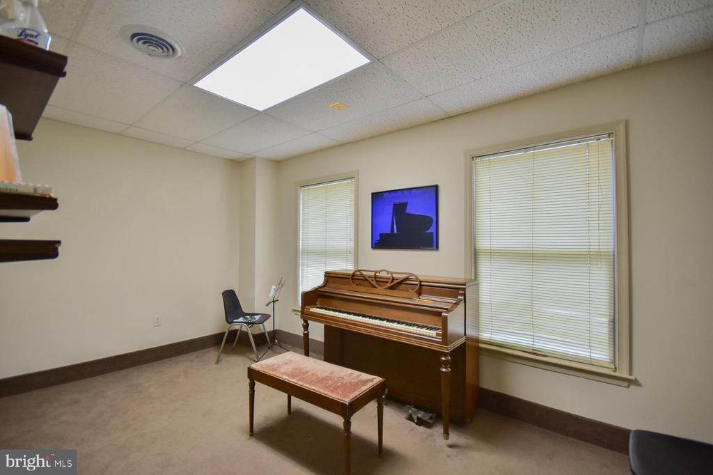 2249 - 2287 - 2297 HENSHAW ROAD