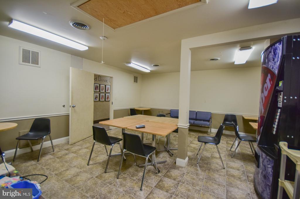 2249 - 2287 - 2297 HENSHAW ROAD