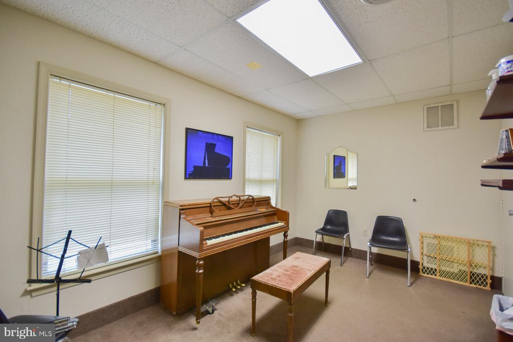 2249 - 2287 - 2297 HENSHAW ROAD
