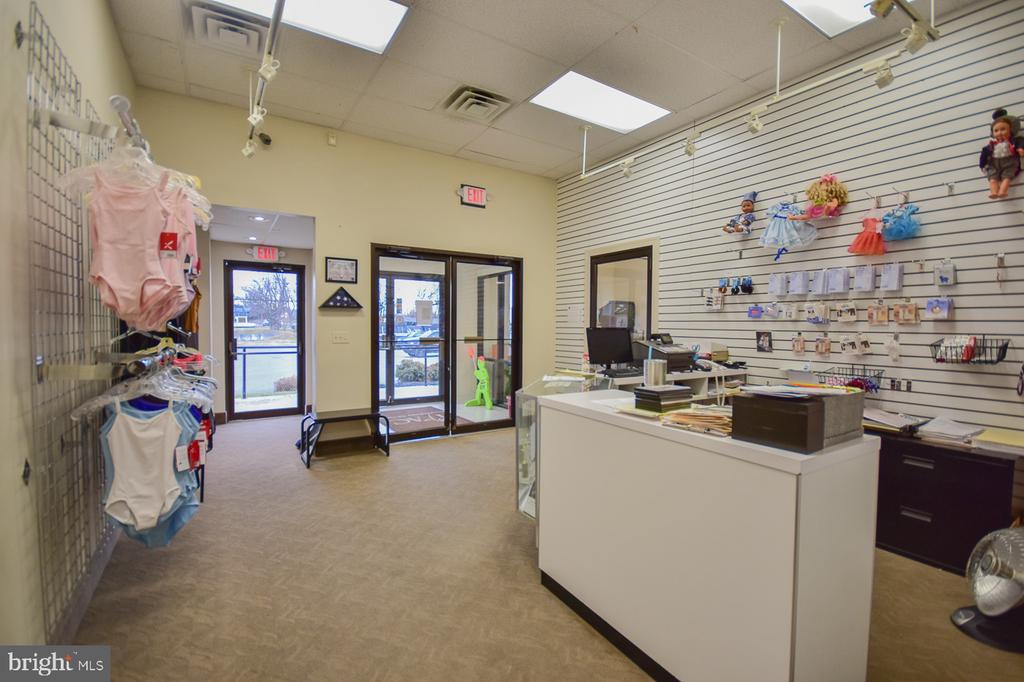 2249 - 2287 - 2297 HENSHAW ROAD