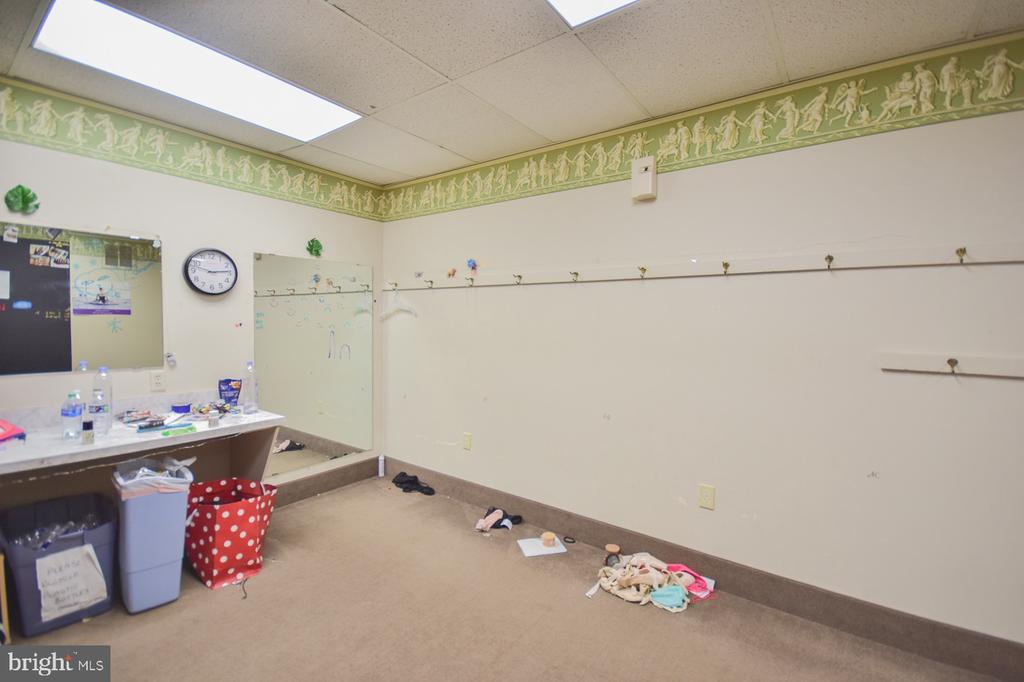 2249 - 2287 - 2297 HENSHAW ROAD