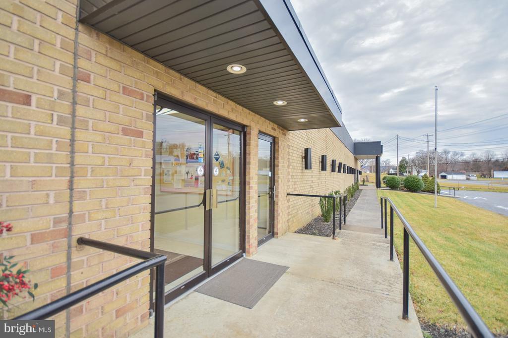 2249 - 2287 - 2297 HENSHAW ROAD