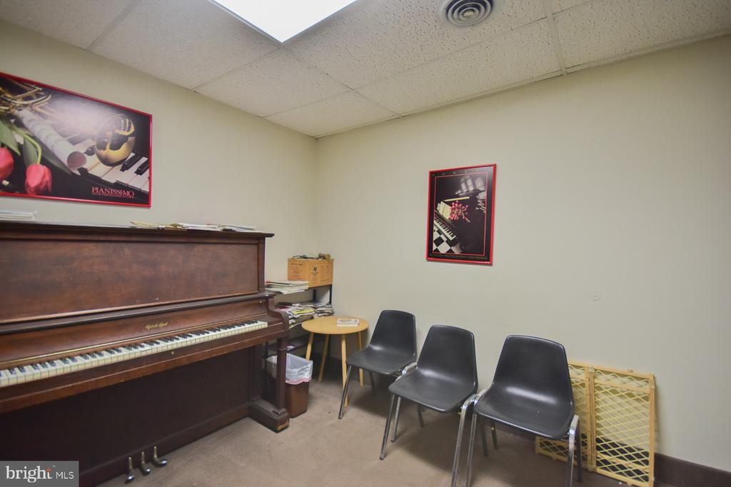 2249 - 2287 - 2297 HENSHAW ROAD
