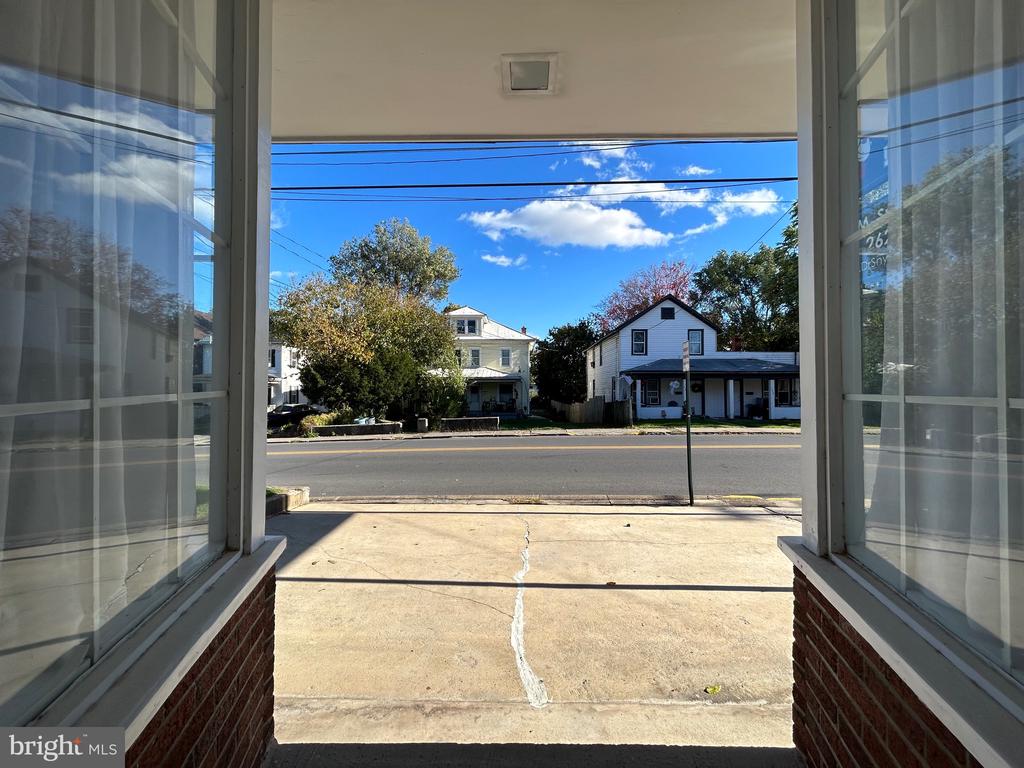 739 WINCHESTER AVENUE