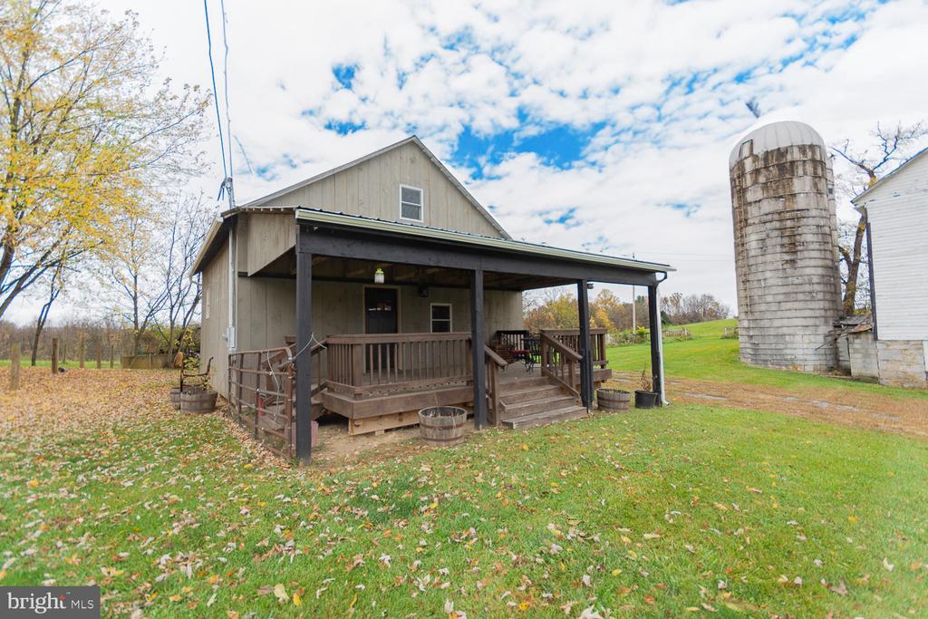1643 VINEYARD ROAD