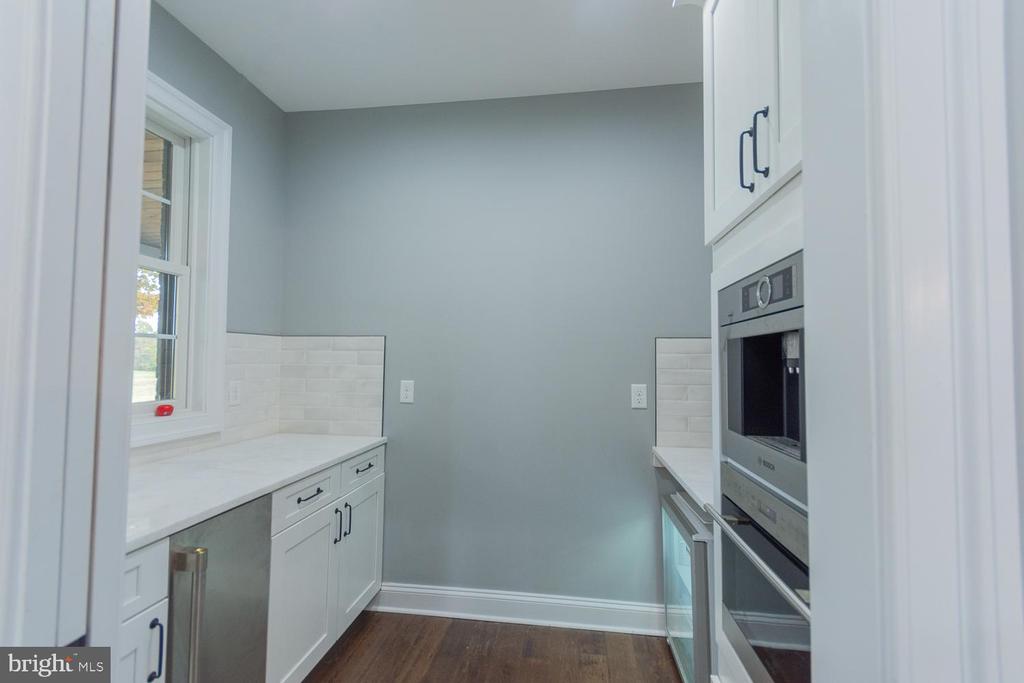 1643 VINEYARD ROAD