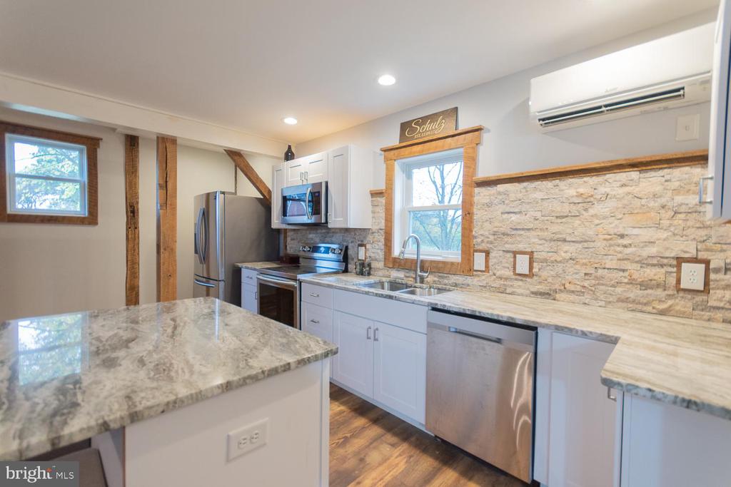 1643 VINEYARD ROAD