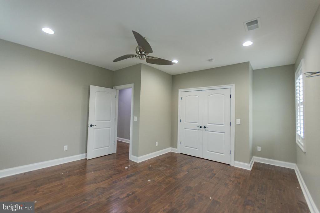 1643 VINEYARD ROAD