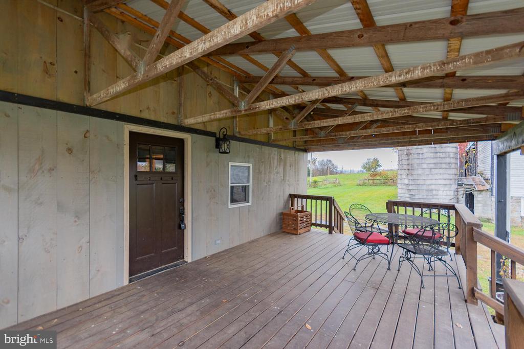 1643 VINEYARD ROAD