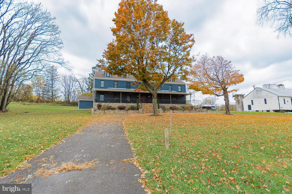 1643 VINEYARD ROAD