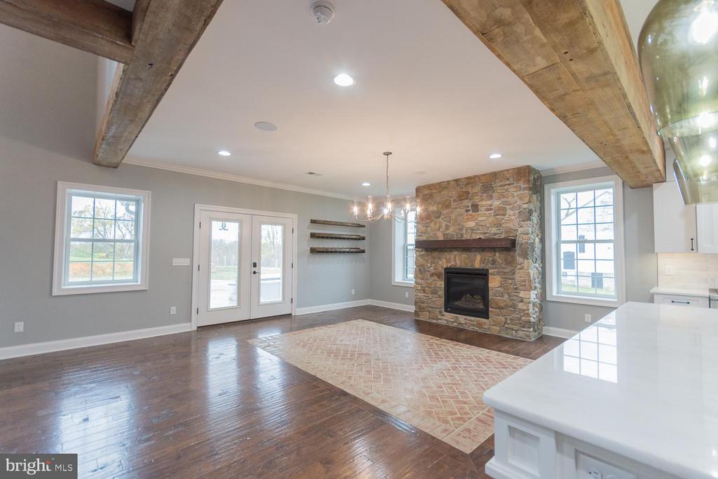 1643 VINEYARD ROAD