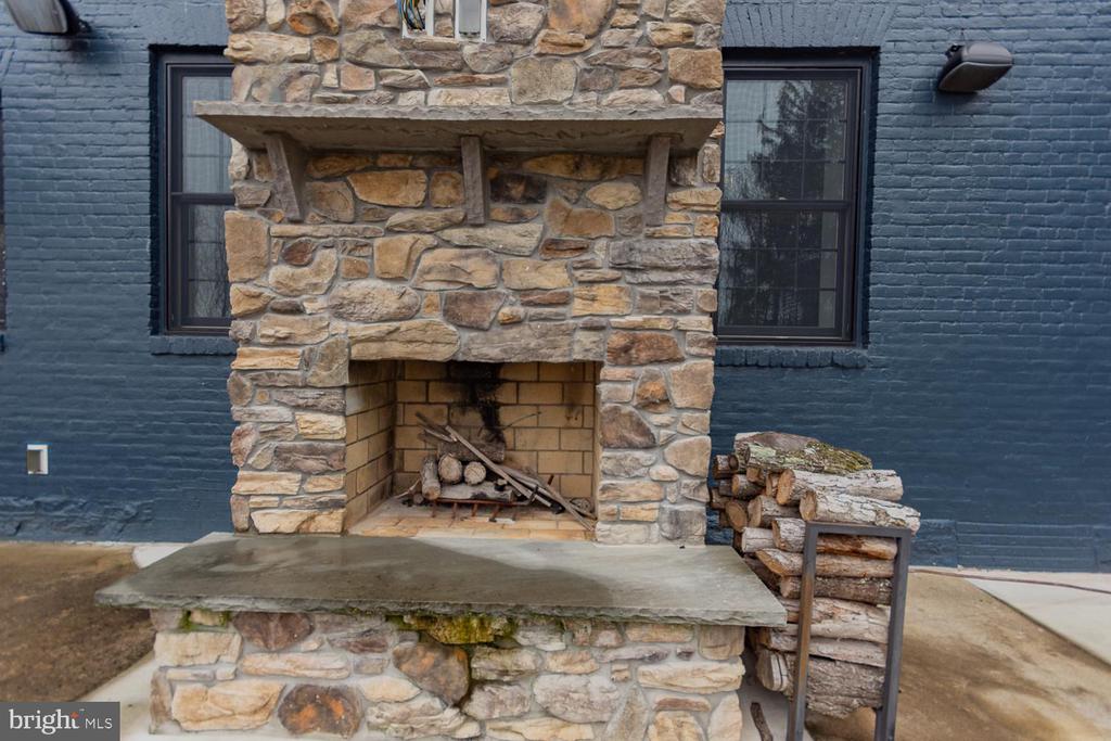 1643 VINEYARD ROAD