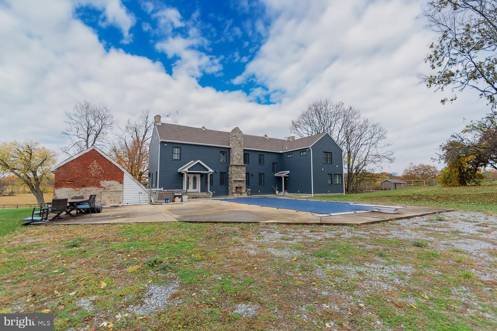 1643 VINEYARD ROAD