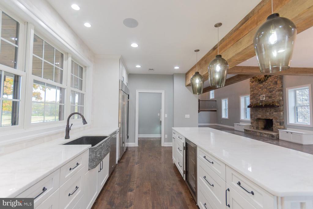 1643 VINEYARD ROAD
