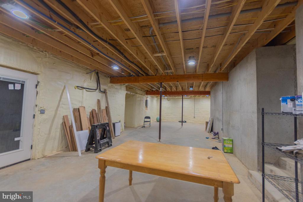 1643 VINEYARD ROAD