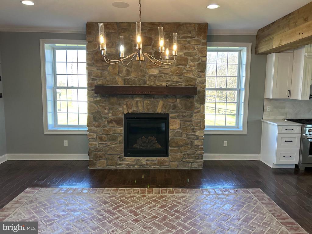 1643 VINEYARD ROAD