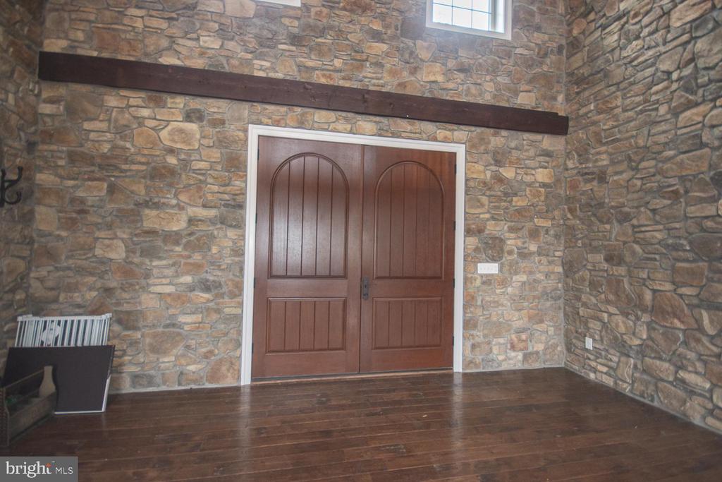 1643 VINEYARD ROAD