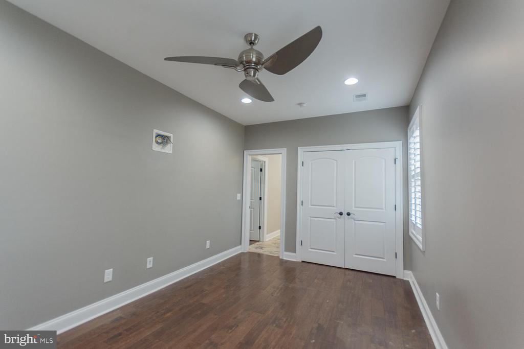 1643 VINEYARD ROAD