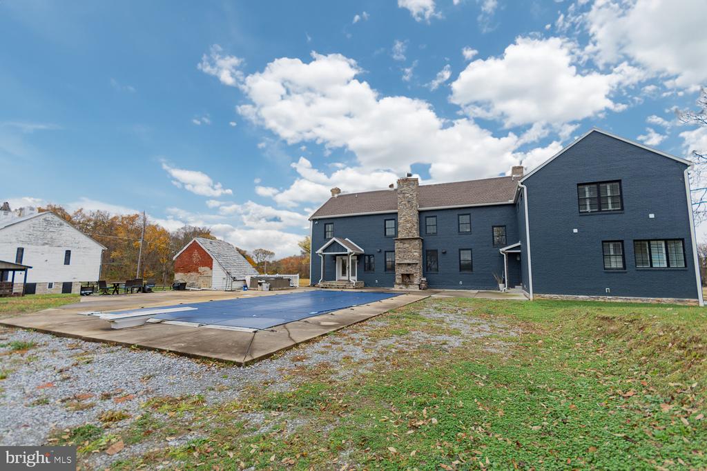 1643 VINEYARD ROAD