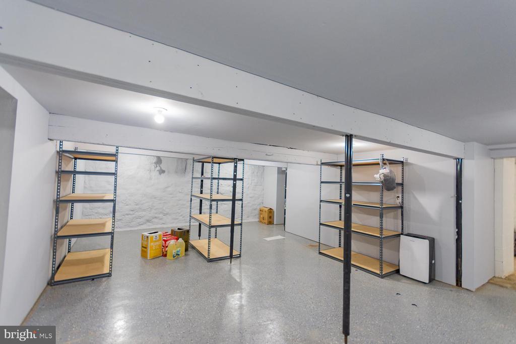 1643 VINEYARD ROAD