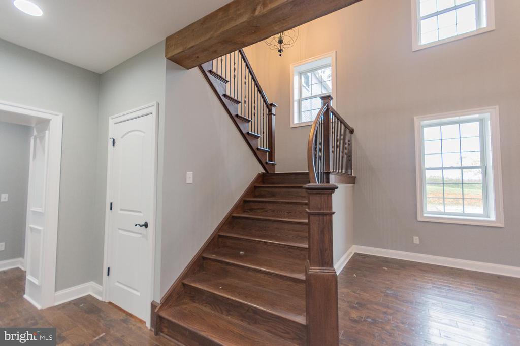 1643 VINEYARD ROAD