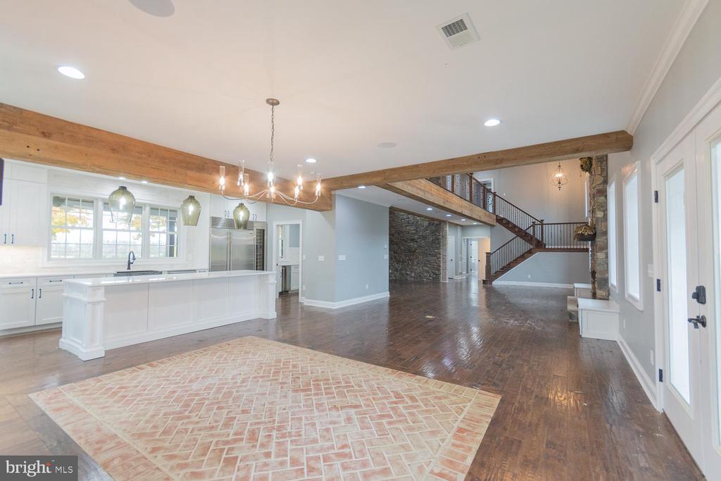 1643 VINEYARD ROAD