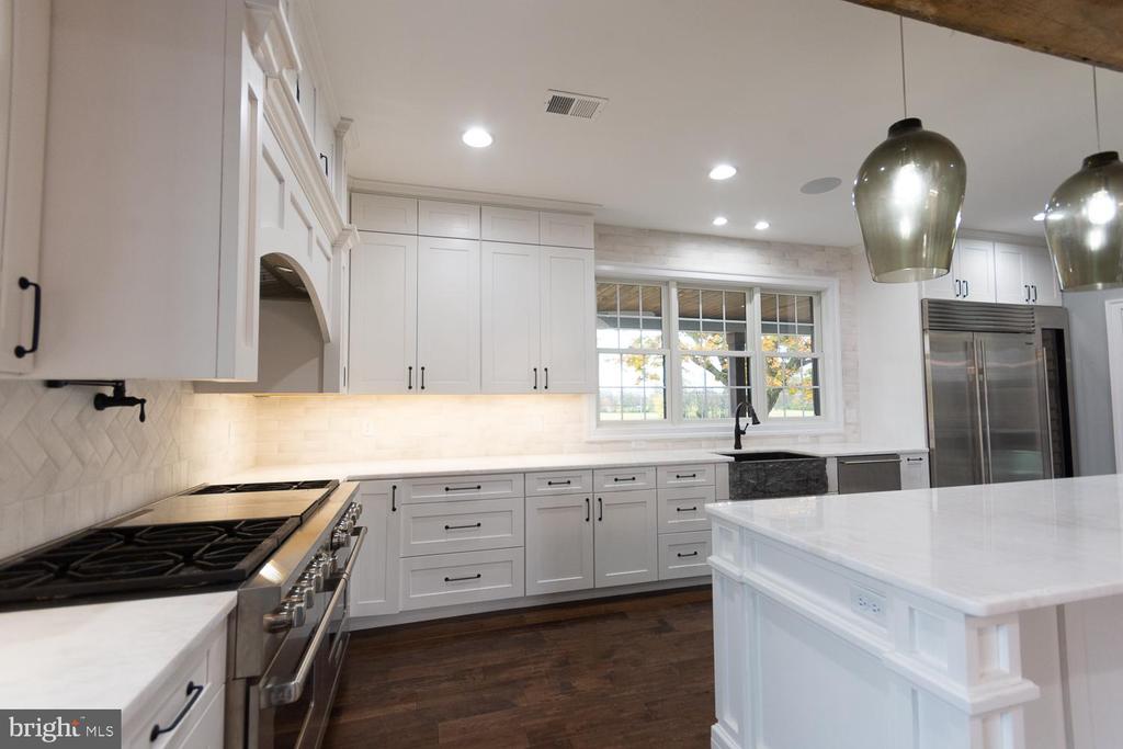 1643 VINEYARD ROAD