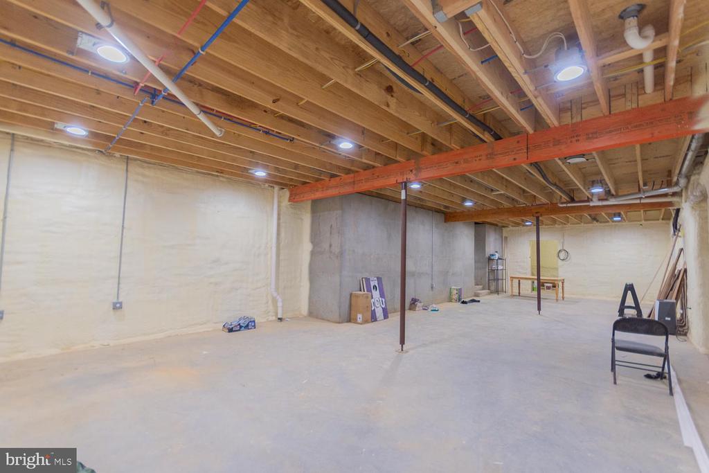 1643 VINEYARD ROAD