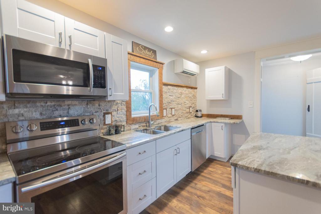 1643 VINEYARD ROAD