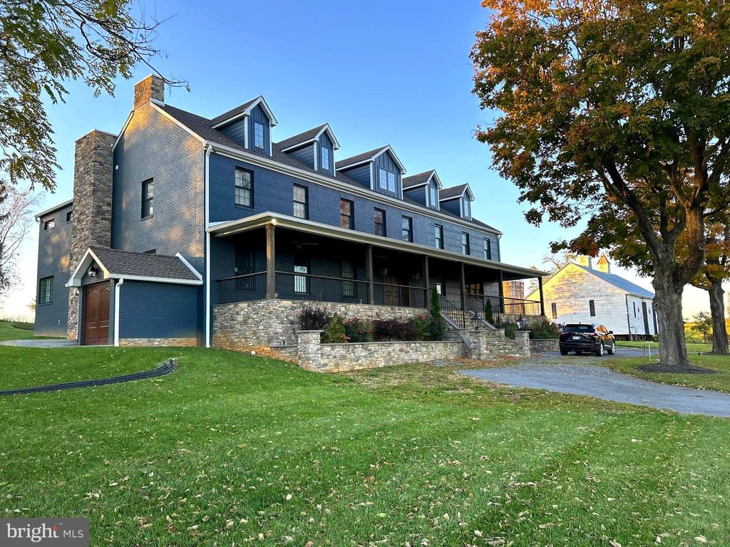 1643 VINEYARD ROAD