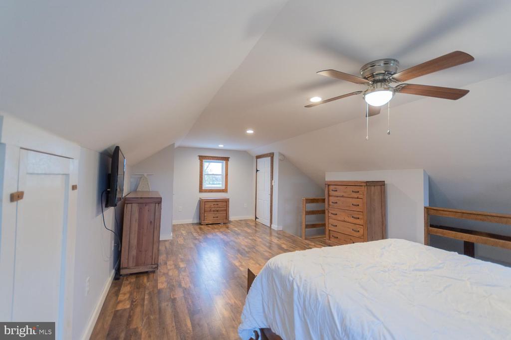 1643 VINEYARD ROAD