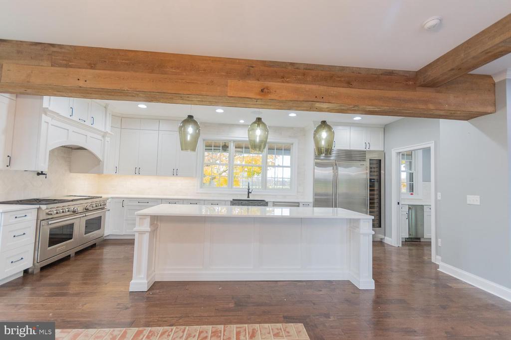 1643 VINEYARD ROAD