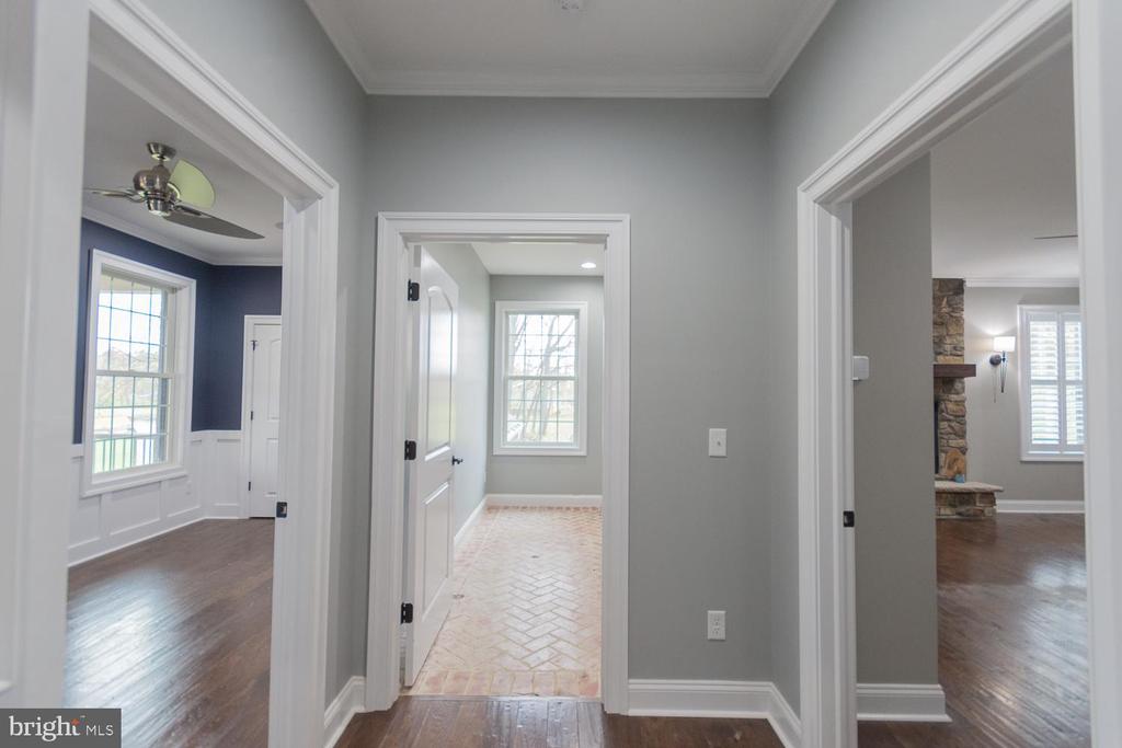 1643 VINEYARD ROAD