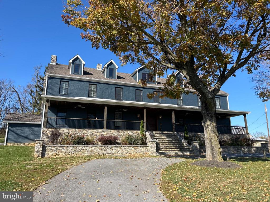 1643 VINEYARD ROAD