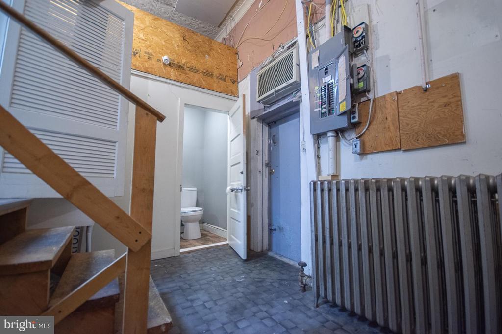 145 N QUEEN STREET
