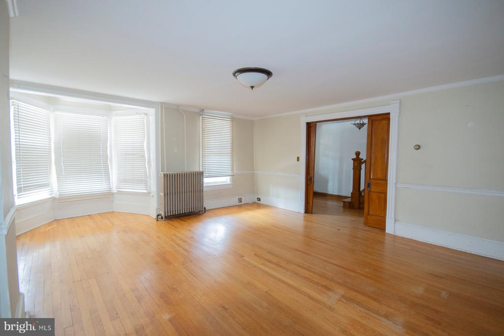 122 W MARTIN STREET